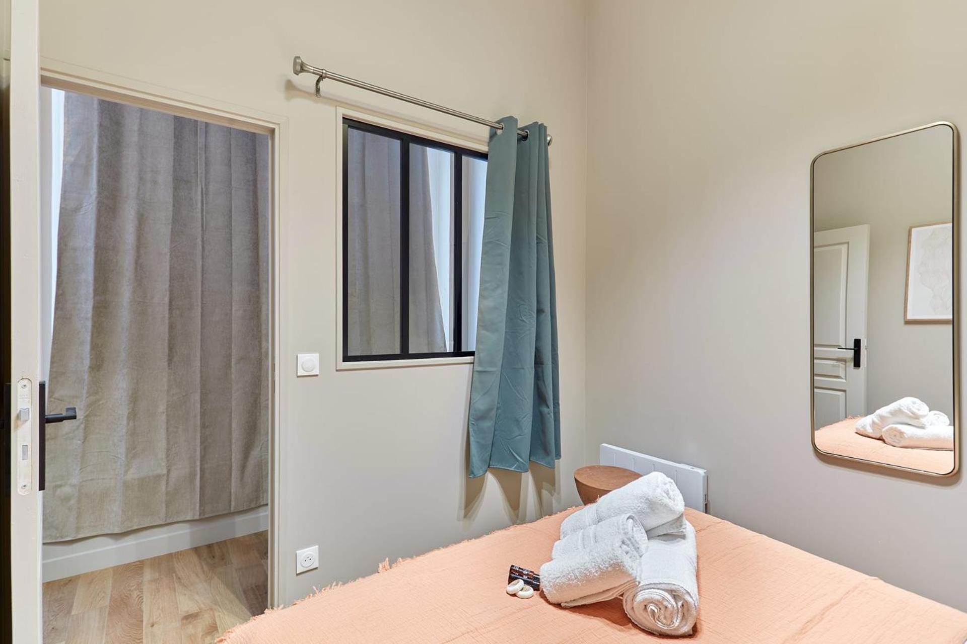 Apartment Superb 2 Bedrooms Centrer Of By Prestige *